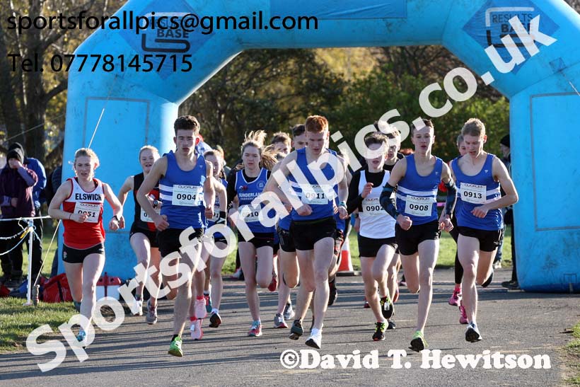 Mens and Womens 16s to under-20s Heaton Harriers Memorial Road Races, Newcastle. Photo:  David T. Hewitson/Sports for All Pics